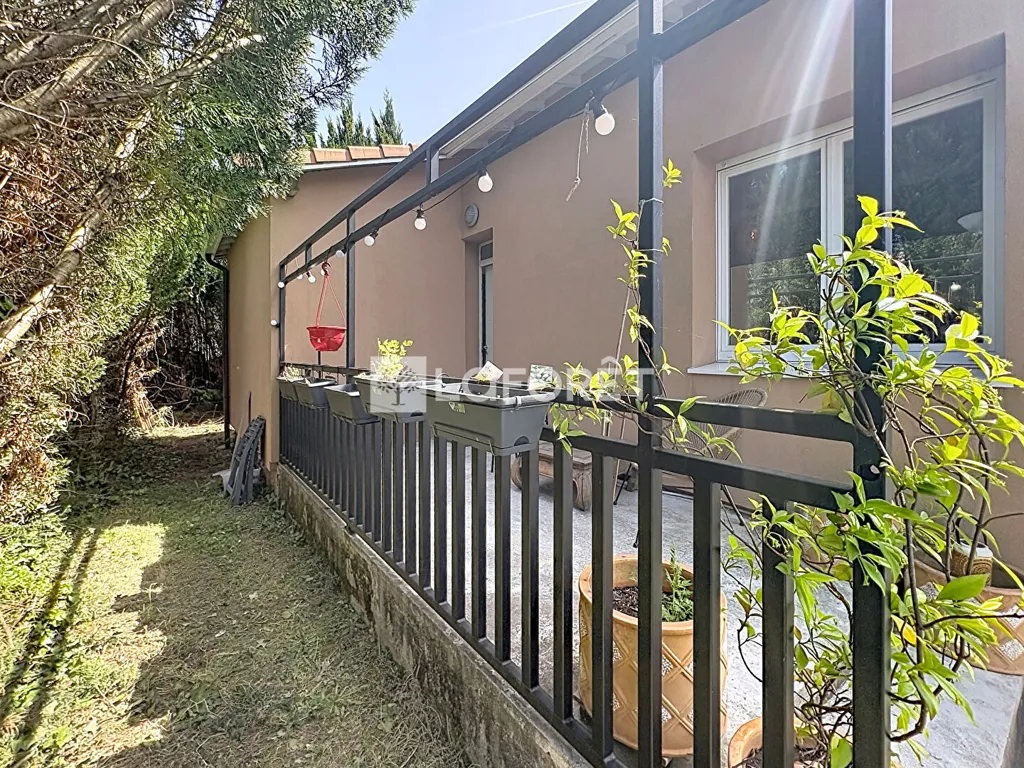 Terrazza - Charming 3-Bed Flat with Garden in Pessac