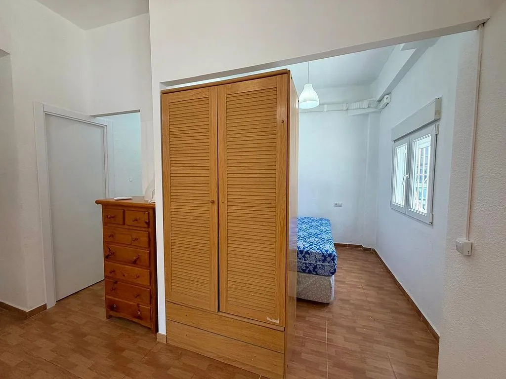 Magamistoad - 2-Bedroom Flat with Air Conditioning in Villaverde Alto