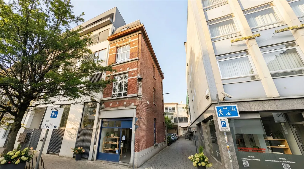 Välivaade - Student House with Commercial Space in Antwerp