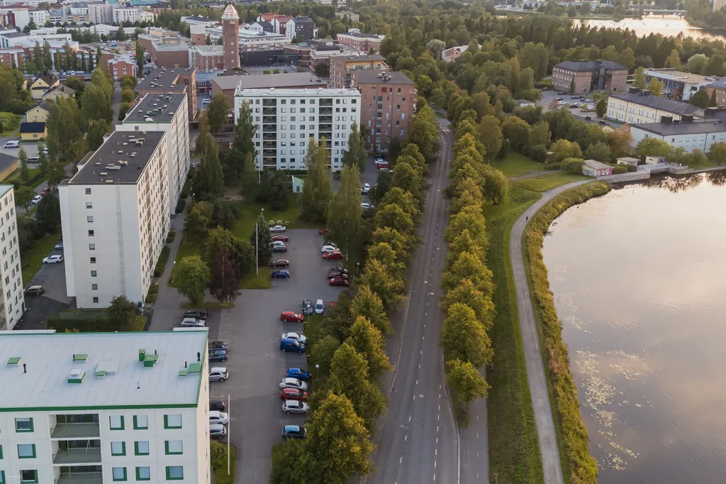 Luftaufnahme - Fully Renovated Apartment with River Views in Oulu