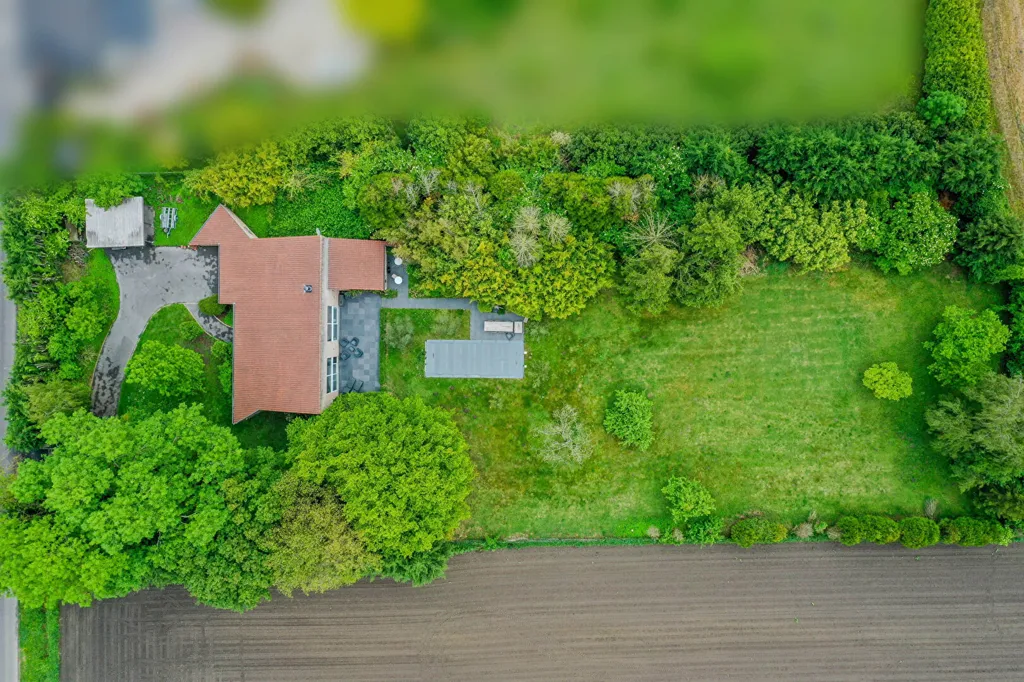 Vue aérienne - Maison de l'Architecte avec Piscine dans un Cadre Paisible