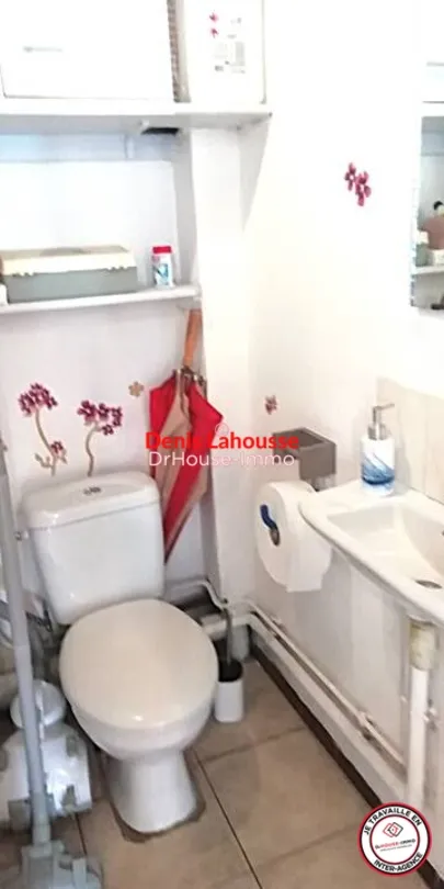 Salles de bain - Salon de Coiffure Rénové avec Parking à Cap d'Agde