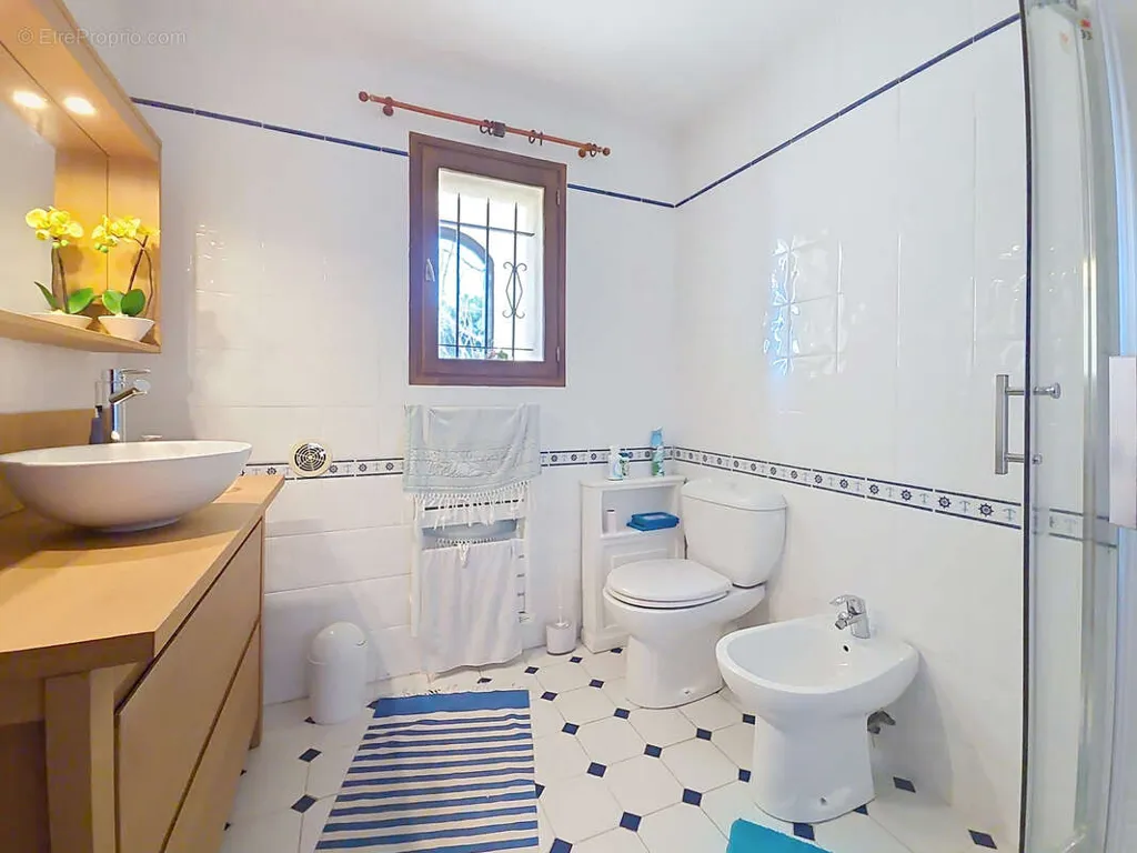 Vannitoad - Villa with Pool in Vence's Ara Quarter