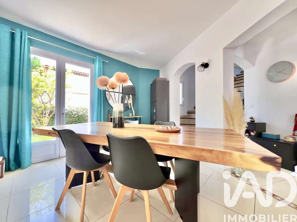 Salle à manger - Villa avec Piscine et Vue Dégagée à Saint-Aygulf