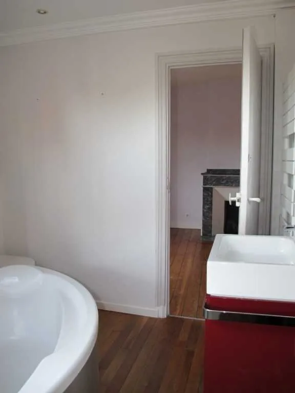 Salles de bain - Appartement Familial avec Parquets Anciens à Toulouse