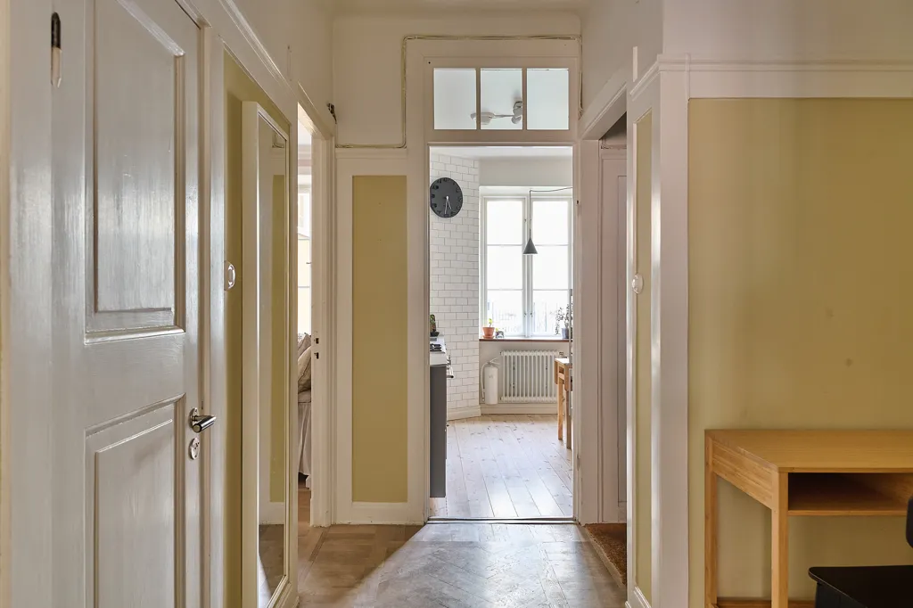 Entrée - Charming 2.5-Bedroom Flat with Garden View in Hornstull