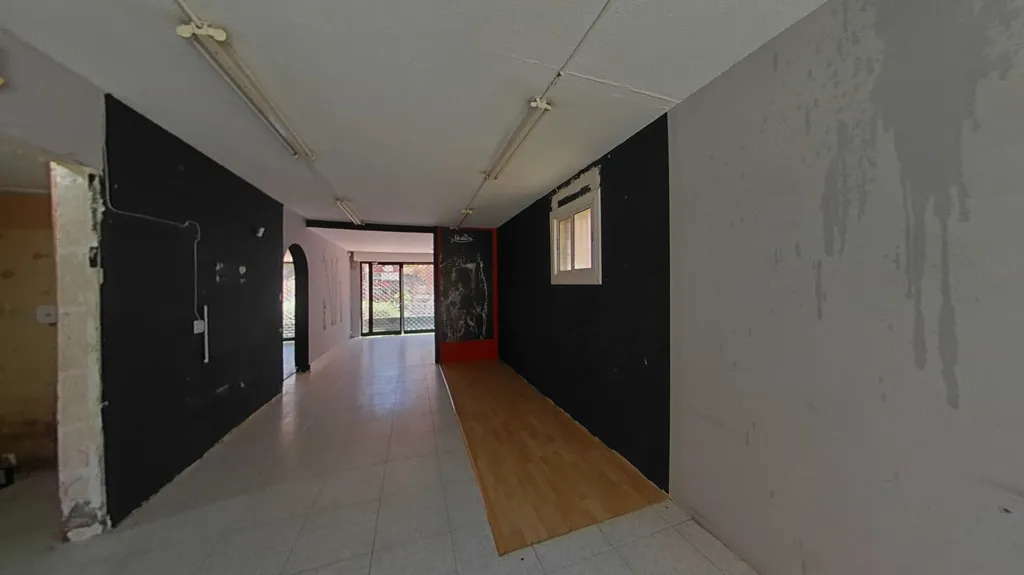 Hallway - Commercial Space in Badalona, Barcelona