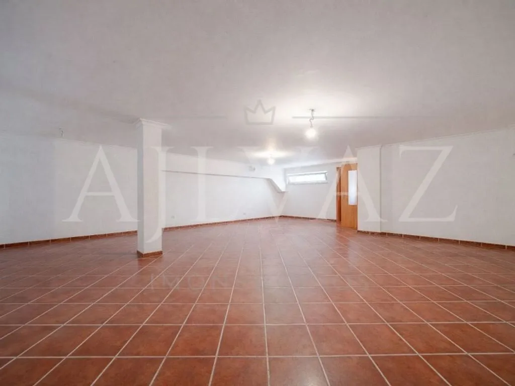 Pièces - Luxury Semidetached Villa with Terrace in Vila Real de Santo António