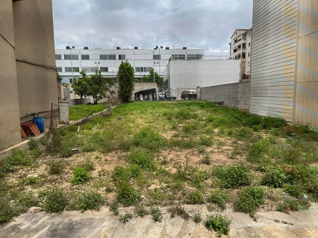 Jardin - Urban Lot for Development in Vilanova i la Geltrú