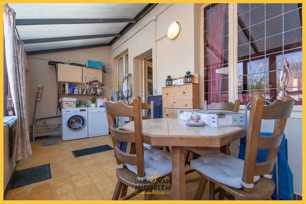 Salle à manger - Appartement avec 3 Chambres et Zolder Inconstructible à Proximité des Transports