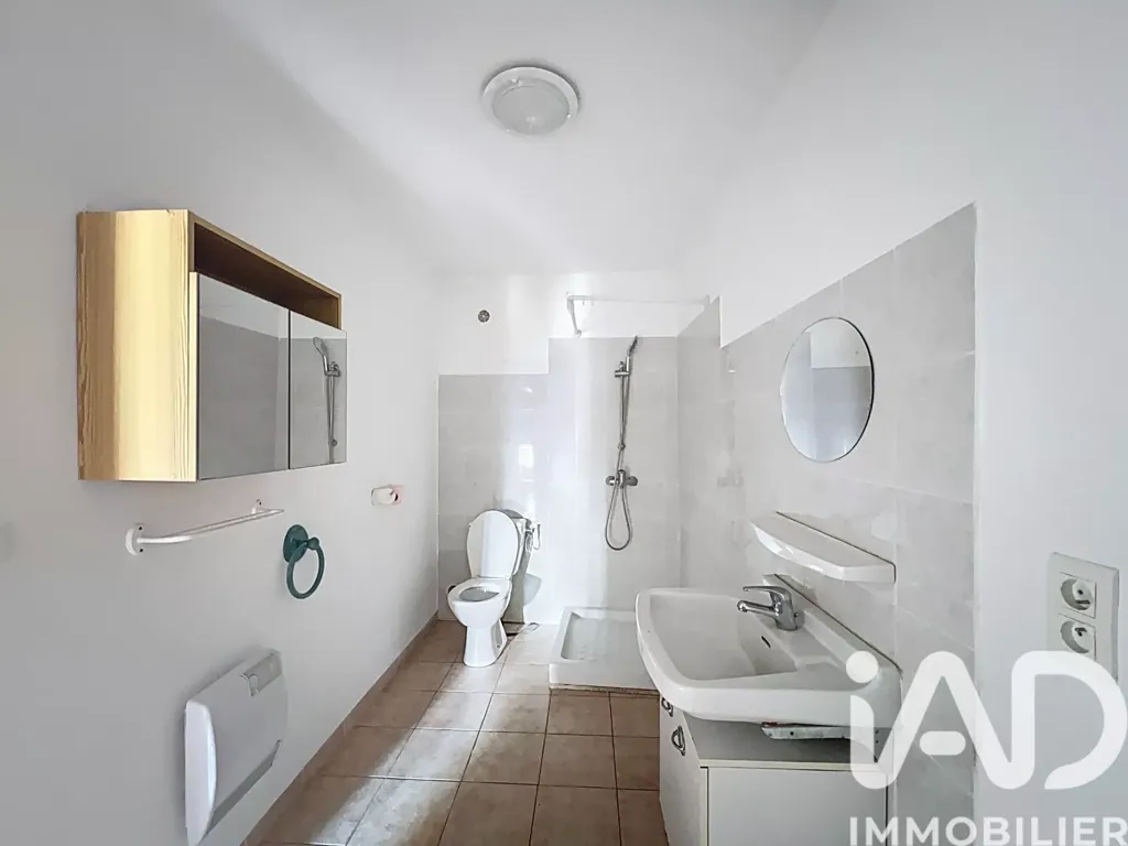 Salles de bain - Appartement Duplex avec Garage au Centre de Malaucène
