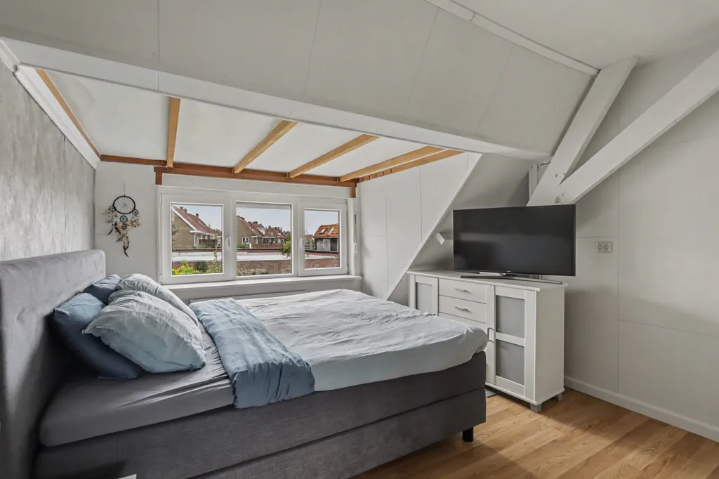 Bedrooms - Two-Storey House with Garden in Almelo