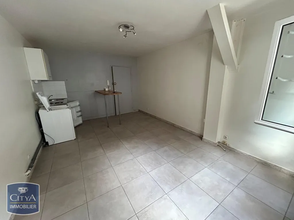 Köök - Bright Studio Apartment in Bourges Centre