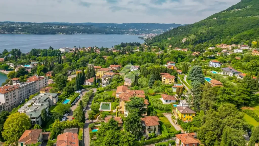 Vista aerea - Studio Apartment with Lake View in Gardone Riviera