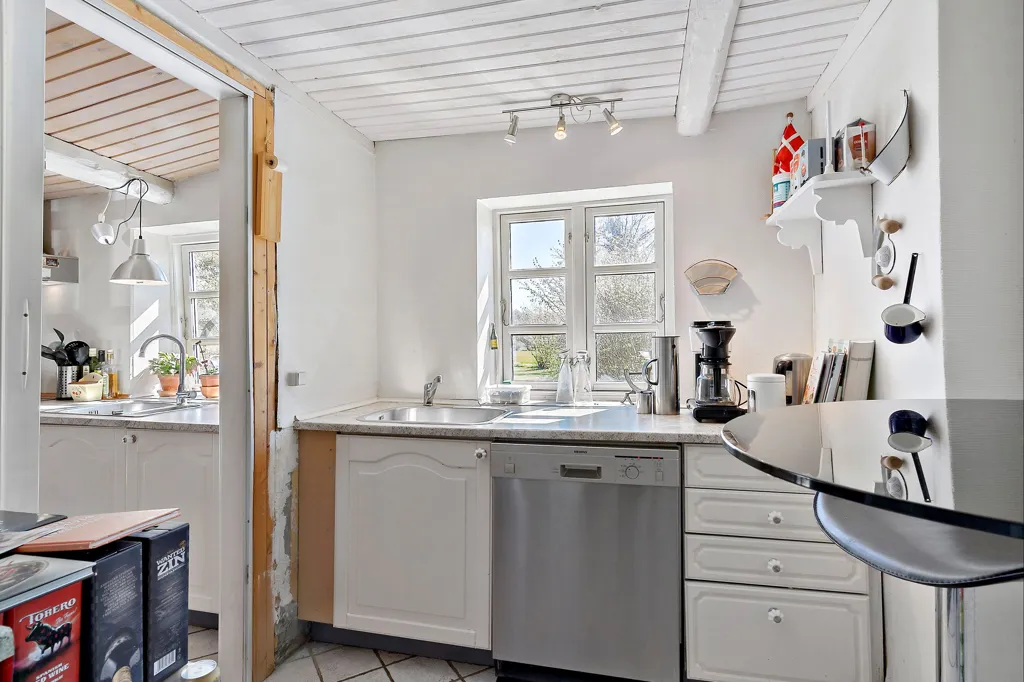 Cucina - Charming 4-Bedroom Villa in Countryside