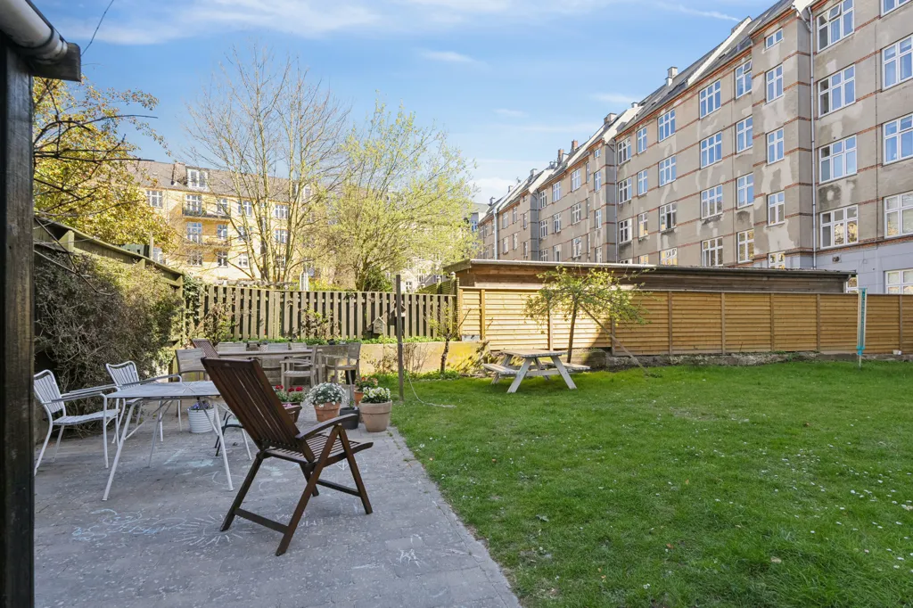 Garden - Charming Flat with City View in Valby