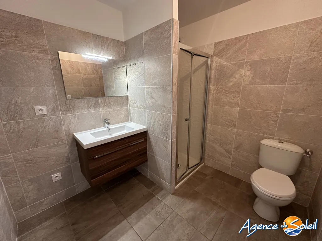 Salles de bain - Appartement 2 Pièces Plein Sud avec Loggia à Aude