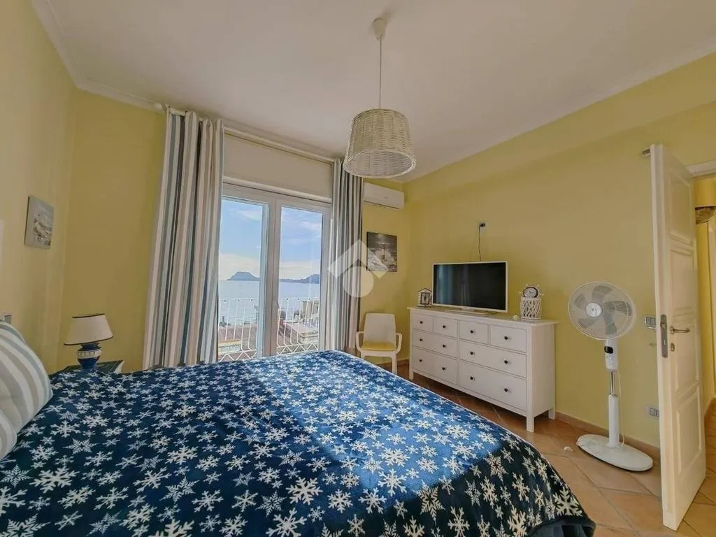 Magamistoad - Luxury Apartment with Panoramic View in Lucrino