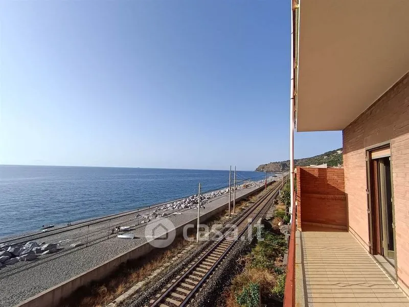 Rõdu - Seafront Apartment in Scaletta Zanclea