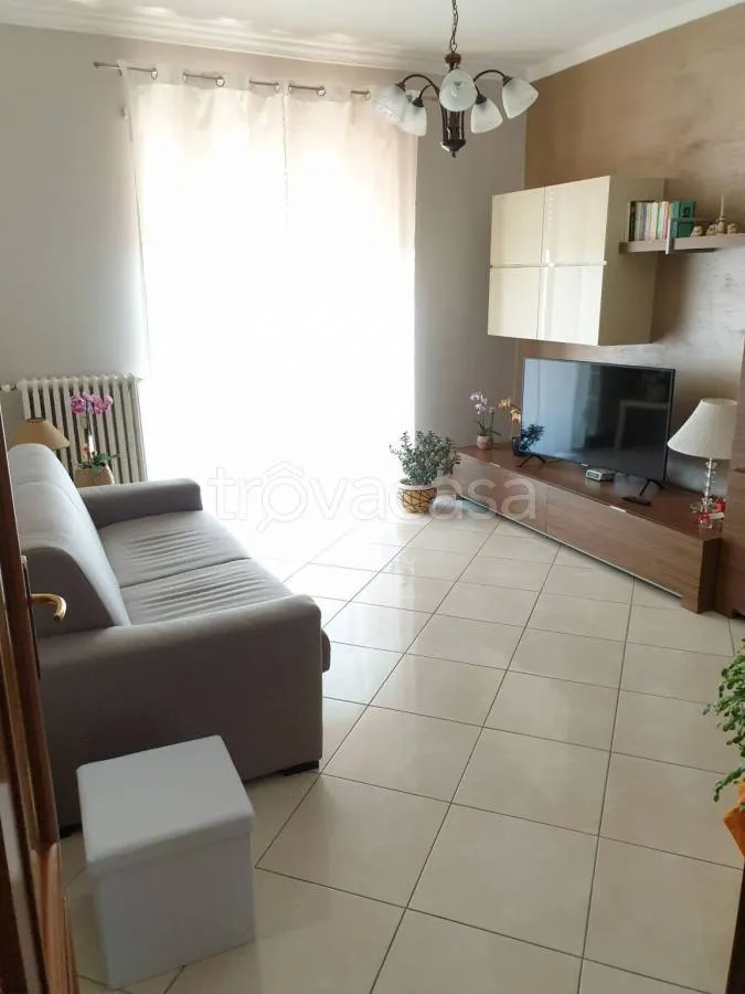 Séjour - Apartment with Double Aspect in Moncalieri