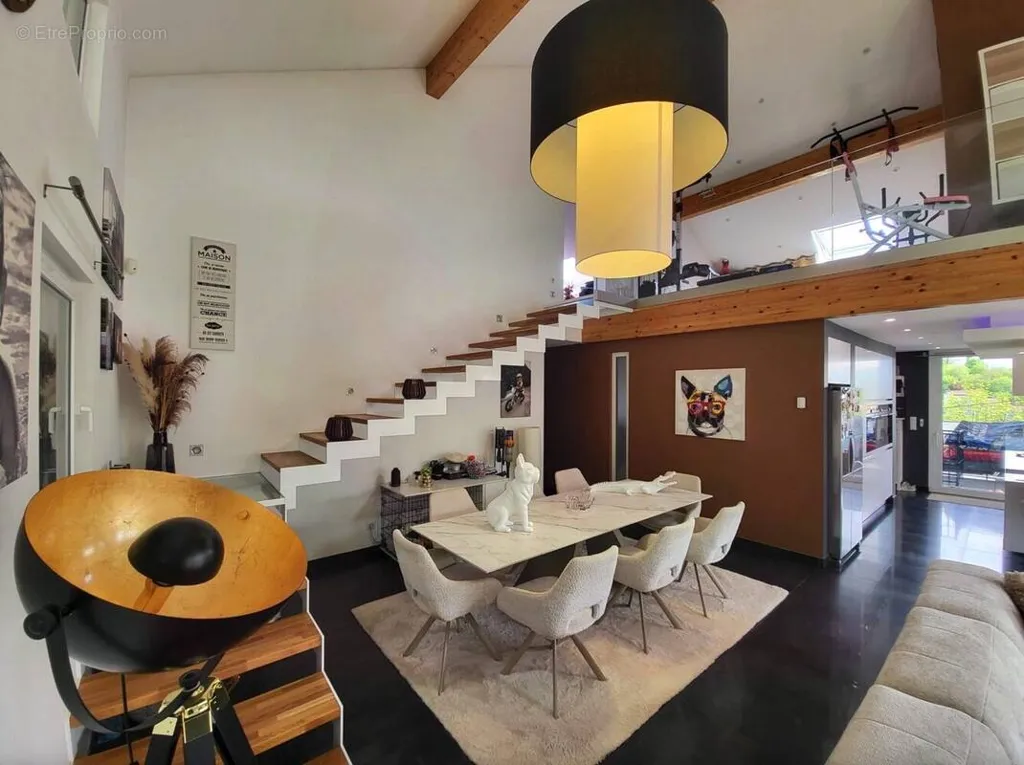 Salle à manger - Villa Familiale avec Piscine à Longwy