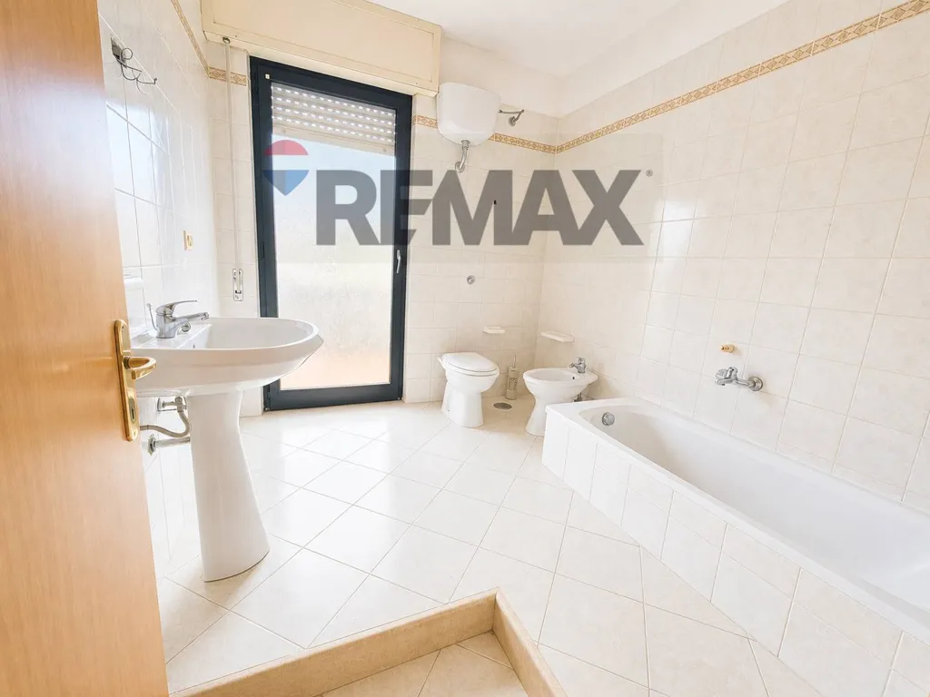 Salles de bain - Semi-detached House with Terrace in Guasila