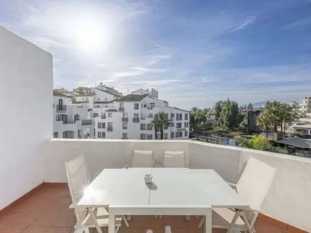Terrass - Apartment with Pool and Terrace in Puerto Banús