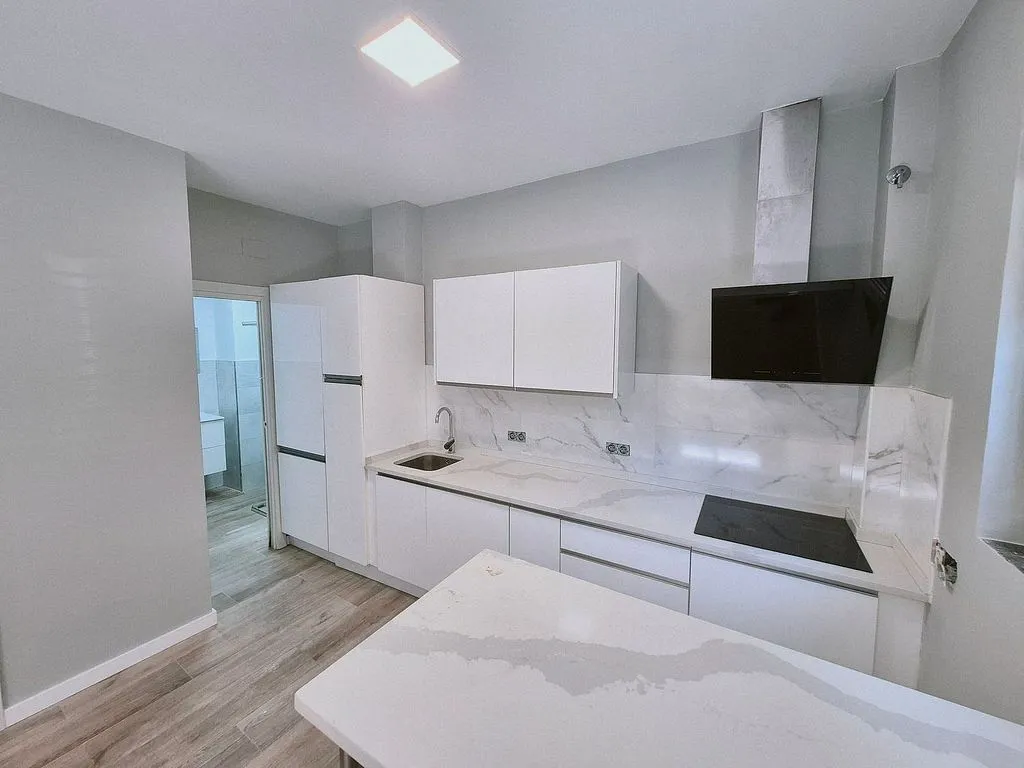Cucina - Modern 1-Bedroom Flat in La Macarena