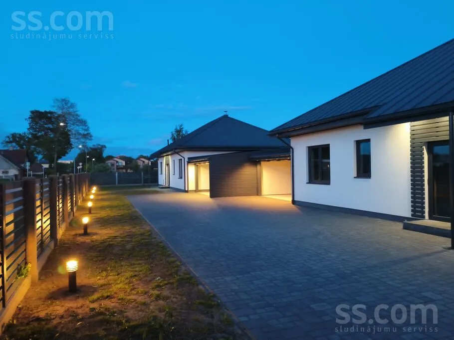 Esterno - Modern House with Garage in Mārupe