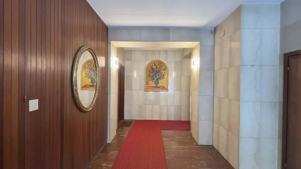 Entrée - Modern Studio with Terrace in Trieste