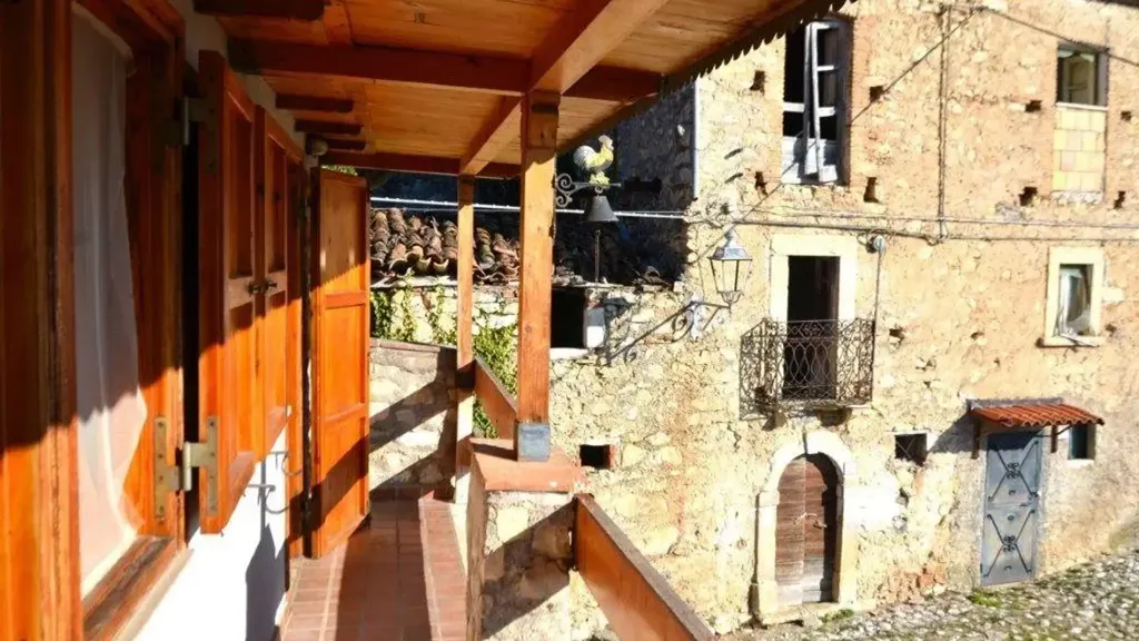 Rõdu - Terraced House with Panoramic View in Ovindoli