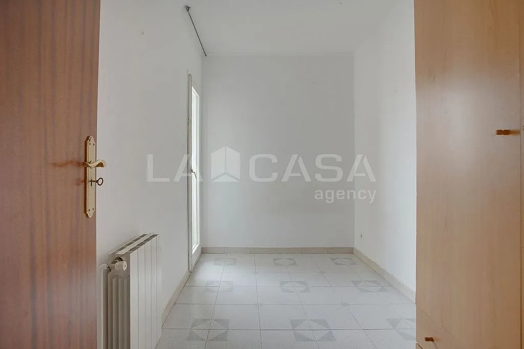 Apartment with Balconies in Bellvitge