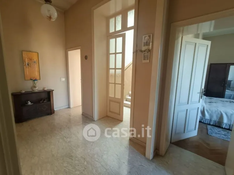 Esik - Townhouse with Piazza View in Brescello