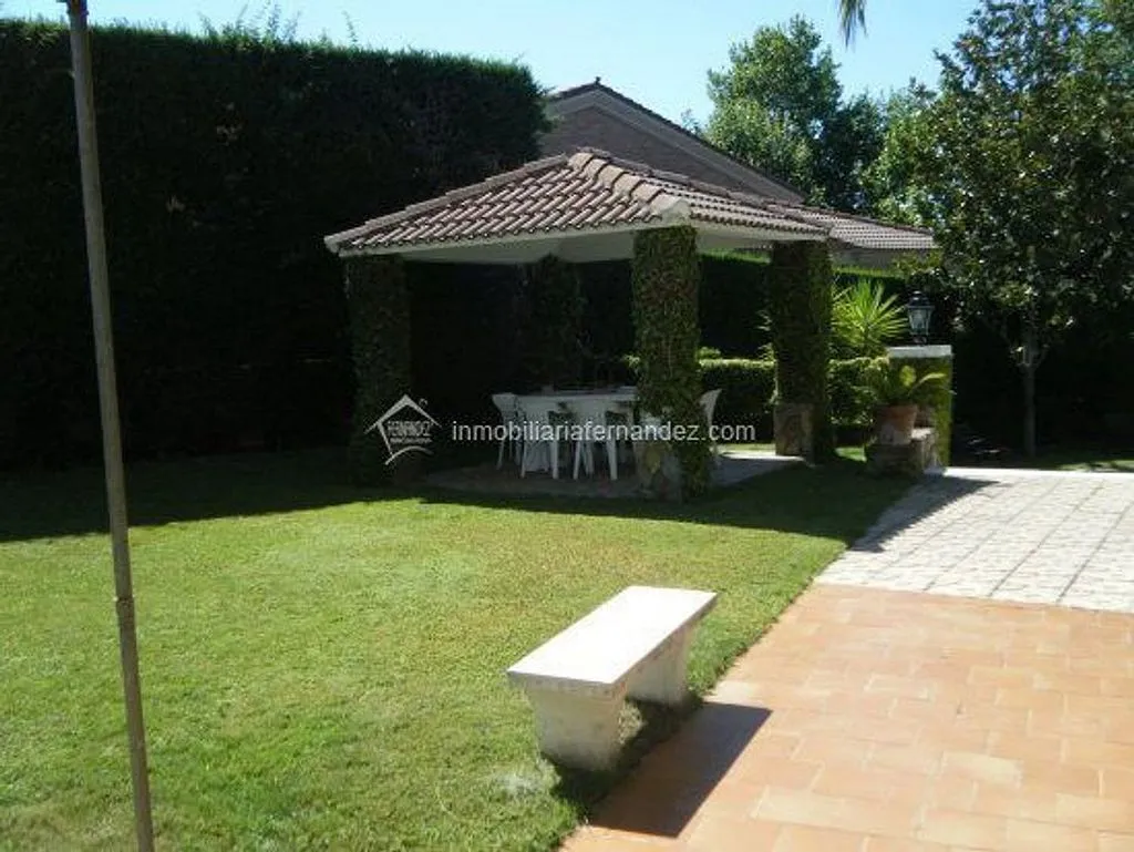 Aed - Chalet with Large Plot on Ruta de la Plata