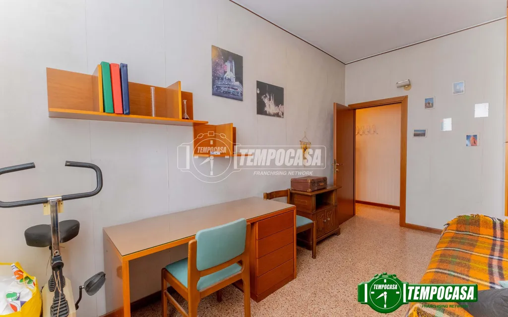 Chambres - 4-Room Apartment with Balcony in Milan