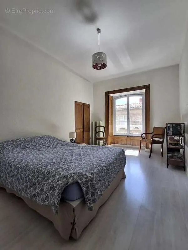 Chambres - Appartement Lumineux avec Cour Intérieure au Centre Historique de Montpellier