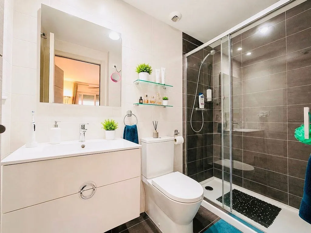 Bagni - 2-Bedroom Apartment with Pool in Orihuela Costa