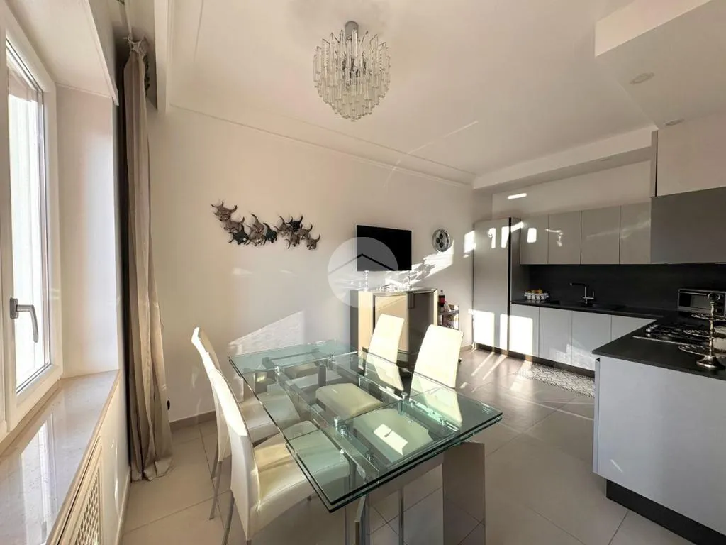 Sala da pranzo - Luxury Flat with Balcony in Naples