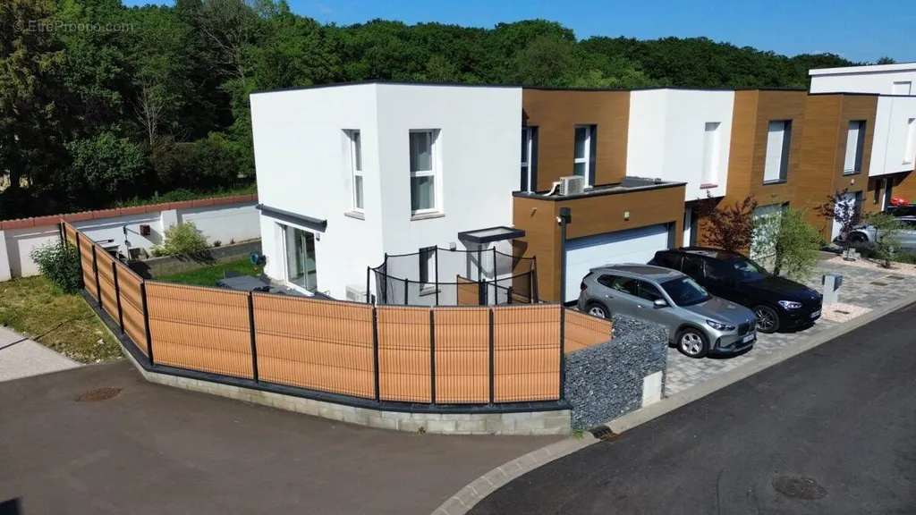 Extérieur - Maison Contemporaine avec Terrasse à Entrange