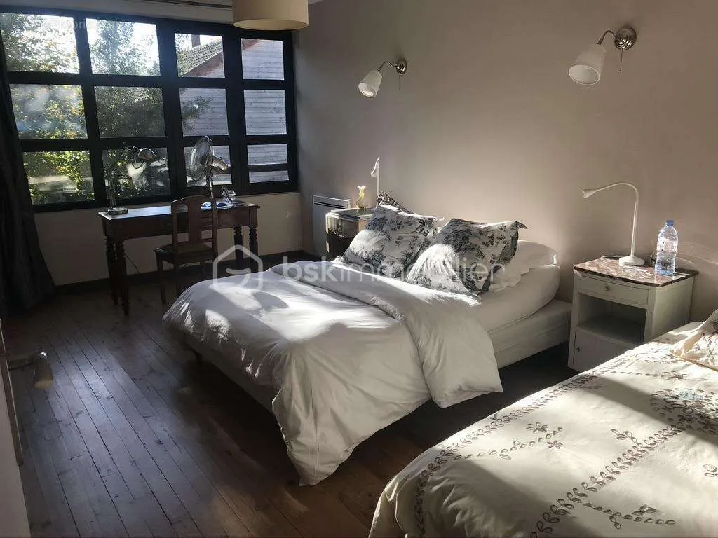 Chambres - Ensemble Immobilier avec Dépendances à Fontainebleau