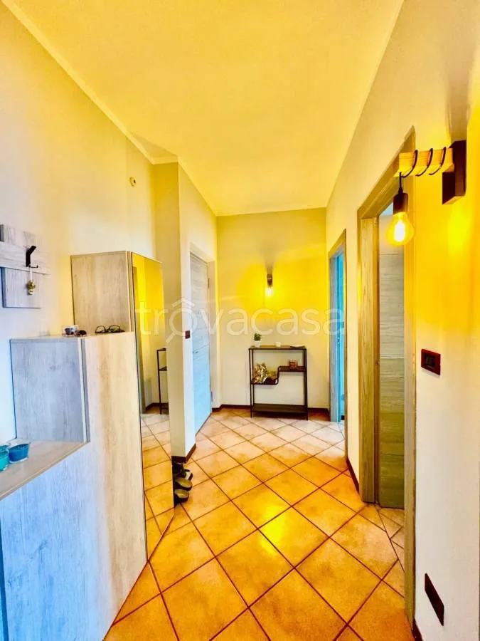 Entrée - Rearranged Apartment with Balcony in Manta