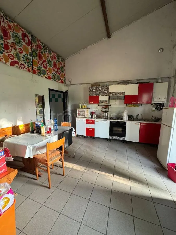 Cuisine - Casale with 8 Hectares in Torreglia
