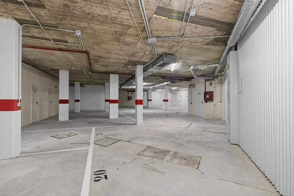 Garage - New Flat with Pool in Triana, Sevilla