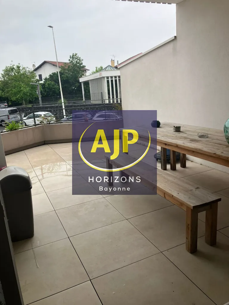 Terrass - Modern Apartment with Terrace in Bayonne