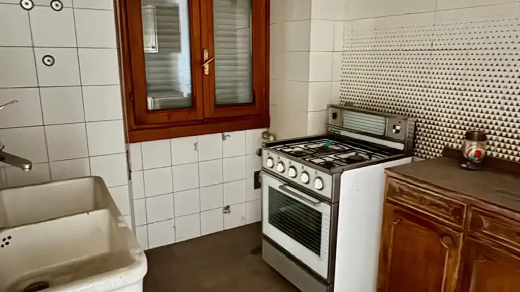 Spacious Apartment with Garden View in Brescia