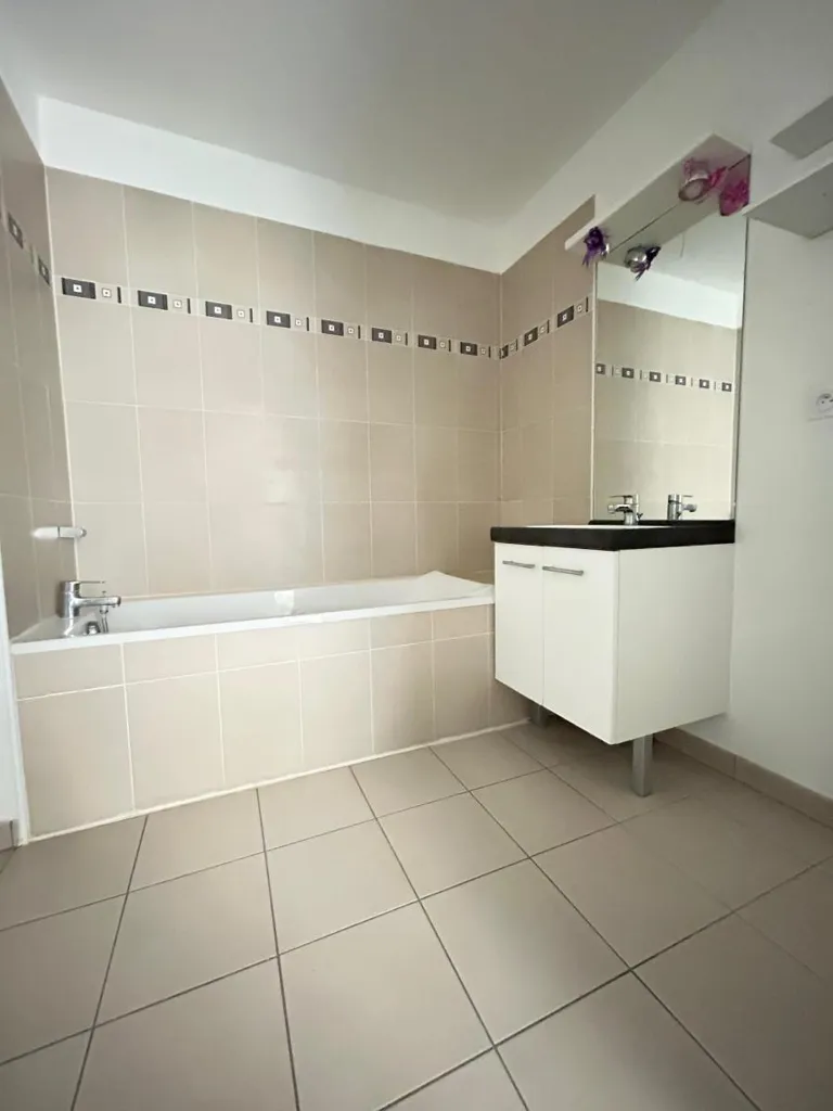 Salles de bain - Appartement 2 Pièces avec Terrasse à Rivesaltes