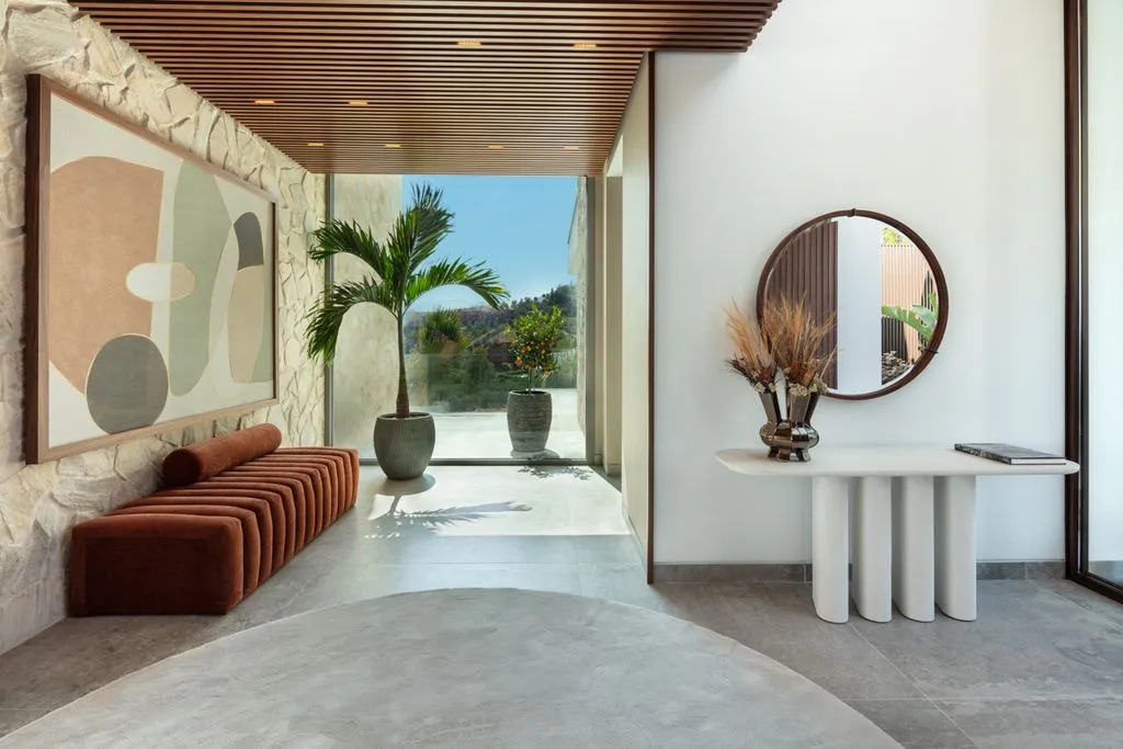 Entrée - Luxury Villa with Panoramic Sea Views in Benahavís