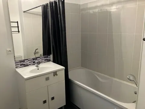 Vannitoad - Renovated Studio with Garage in Loos