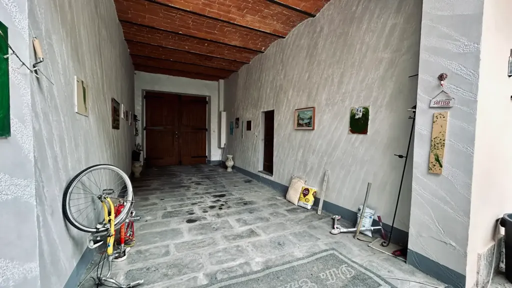 Hallway - Historic Villa with Garden in Florence