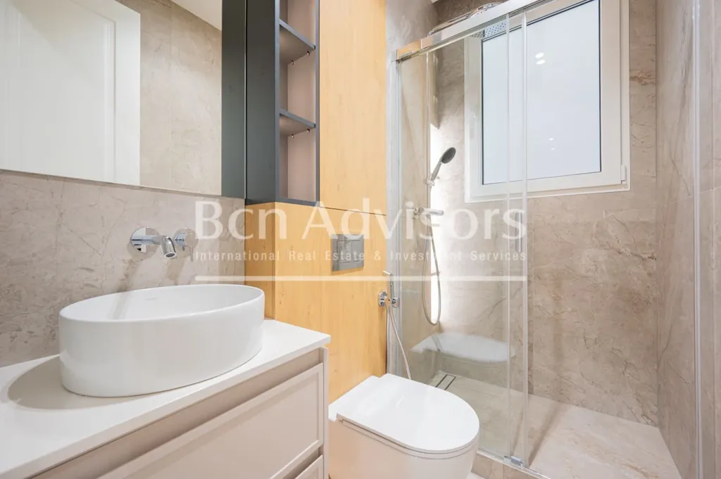 Vannitoad - Refurbished Apartment with City Views in Dreta de l'Eixample